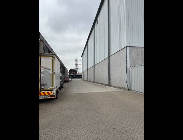 8,176M² WAREHOUSE TO LET IN EPPING INDUSTRIAL